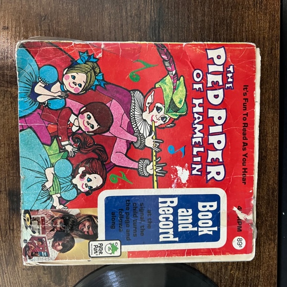PETER PAN RECORDS "The Pied Piper" Book & Record - Picture 2 of 8